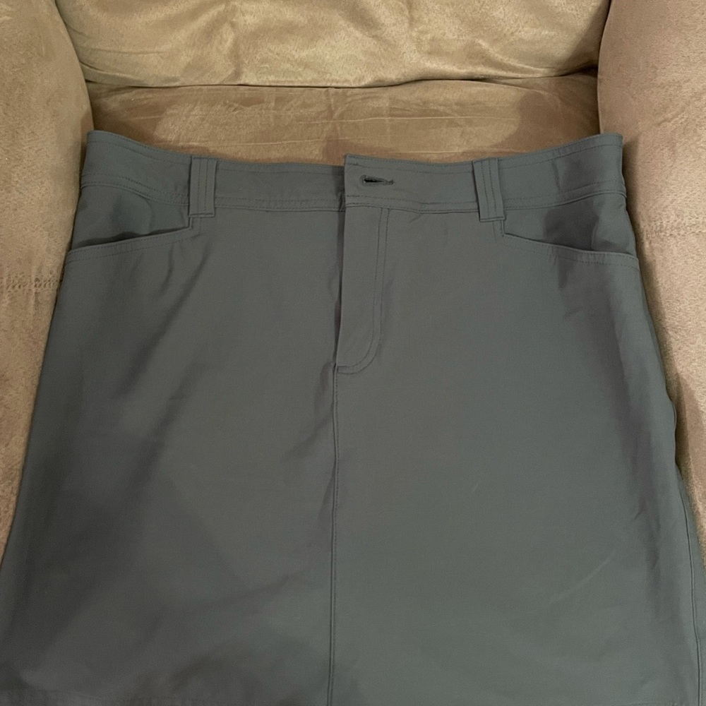 Eddie Bauer grey skort